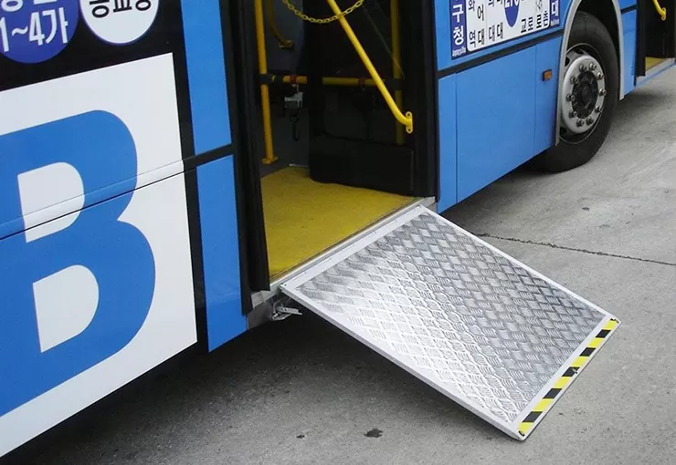 ewr-l-electric-wheelchair-ramp-5.jpg