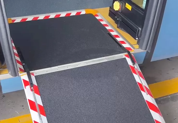 fewr-n-electric-wheelchair-ramp-5.jpg