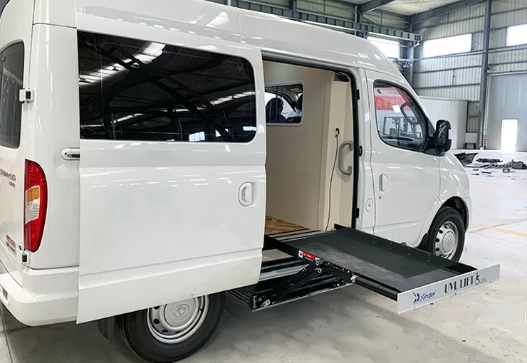 mini-uvl-wheelchair-lift-3.jpg