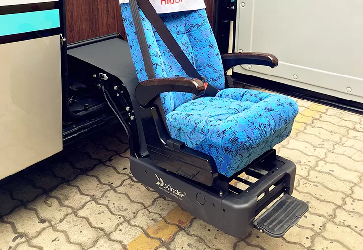 seat-lift-for-bus-and-coach-6.jpg