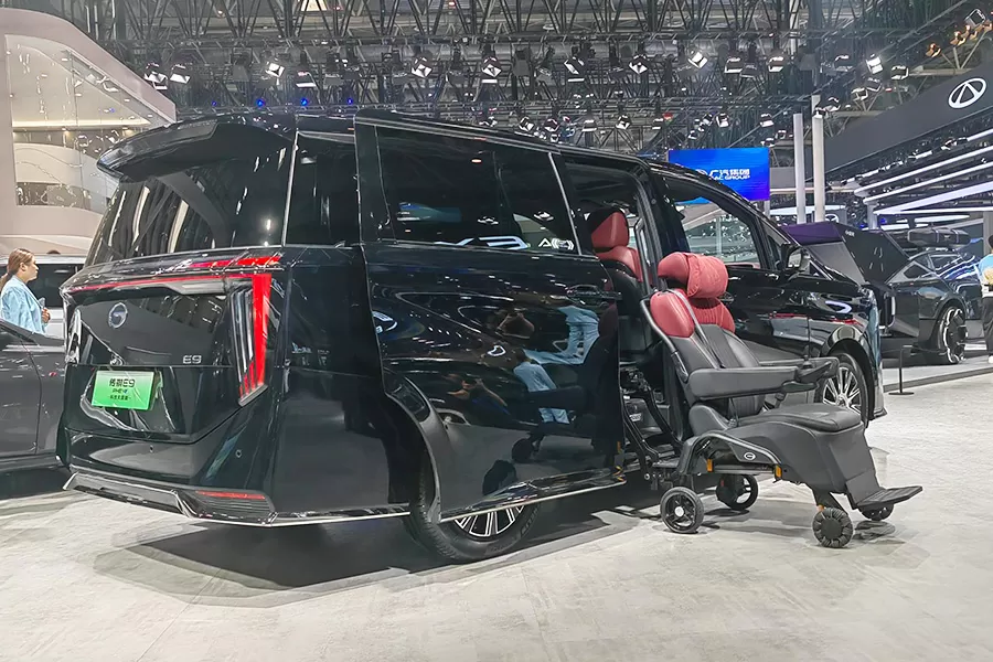trumpchi-e9-technology-care-edition-debuts-at-beijing-auto-show-3.jpg