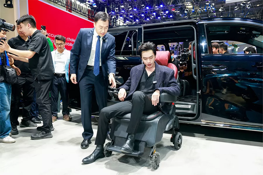 trumpchi-e9-technology-care-edition-debuts-at-beijing-auto-show-8.jpg