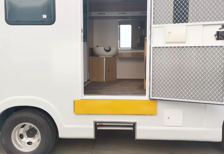 UVL-1650max Wheelchair Lift (Installed on Vehicle Beam)