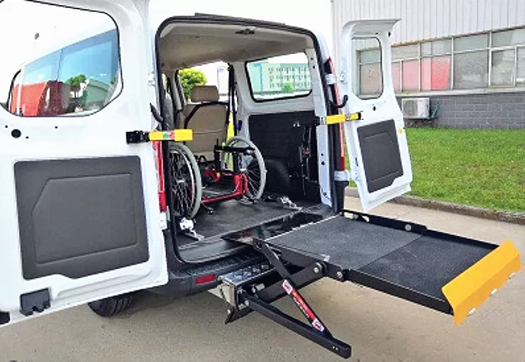 uvl-f-700-scissor-wheelchair-lift-4.jpg