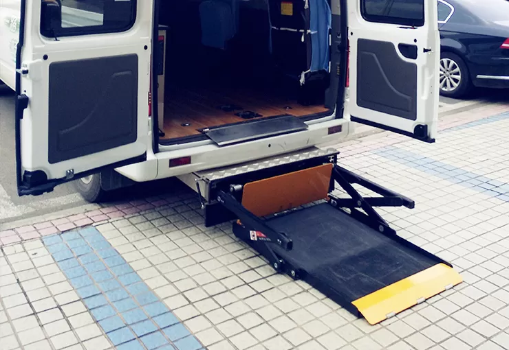 uvl-f-700-scissor-wheelchair-lift-6.jpg