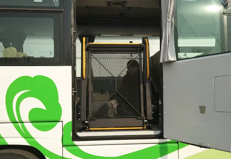 wl-d-1300-720-wheelchair-lift-3.jpg