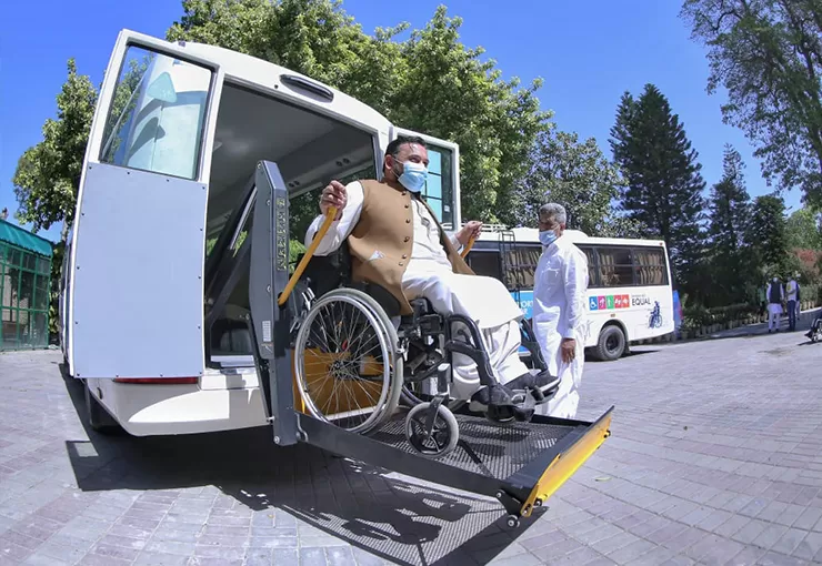 wl-d-1300-720-wheelchair-lift-5.jpg