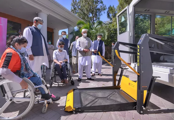 wl-d-1300-720-wheelchair-lift-6.jpg