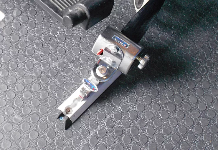 x-801-1-wheelchair-restraint-system-6.jpg