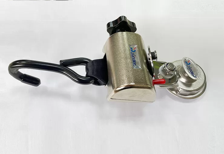 x-802-1-wheelchair-restraint-system-5.jpg